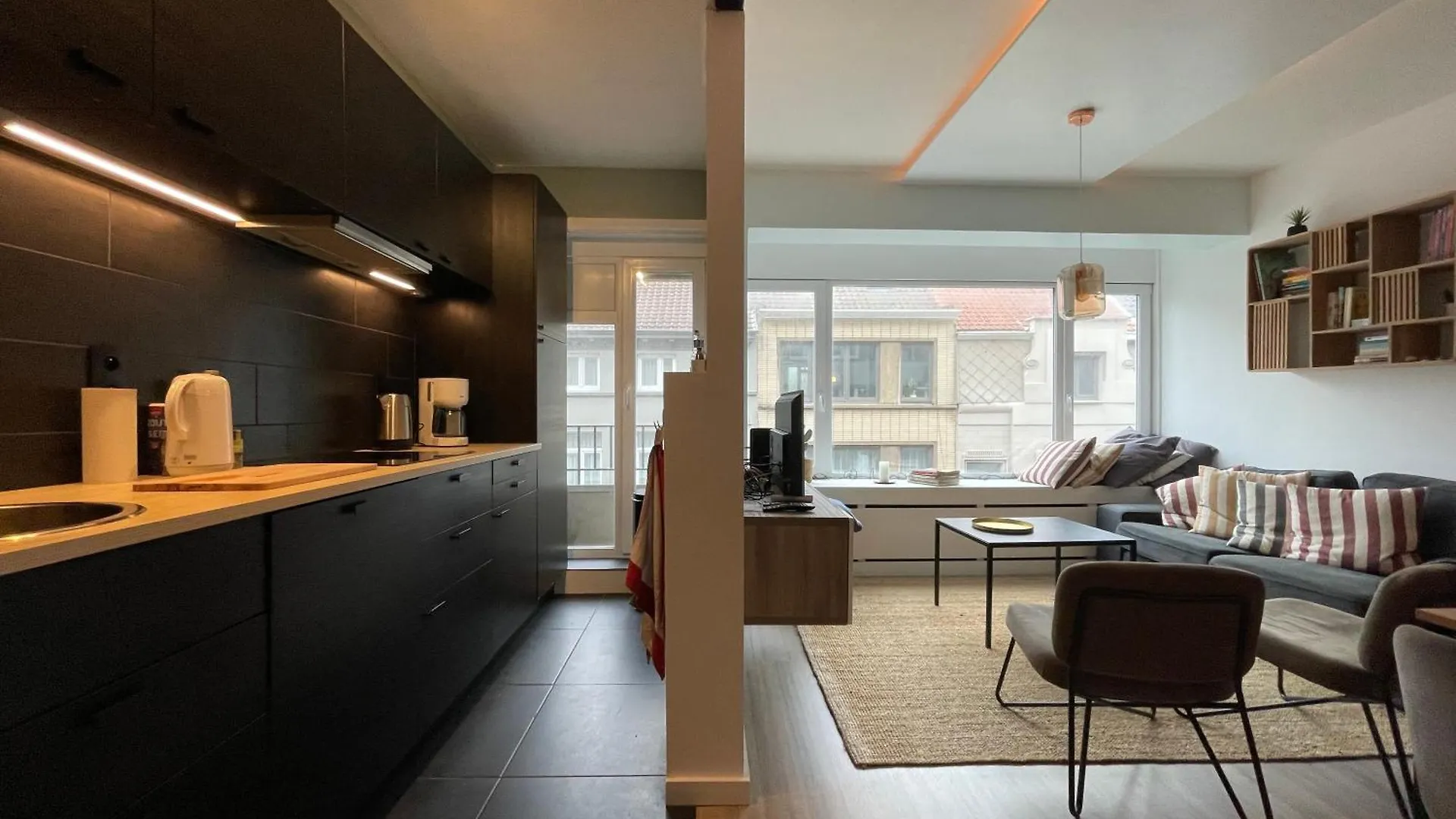 Cosy & Bright Apartment In Belle Epoque-Area Ostend