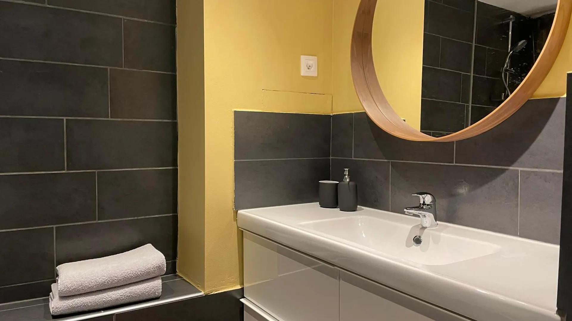 Cosy & Bright Apartment In Belle Epoque-Area Ostend
