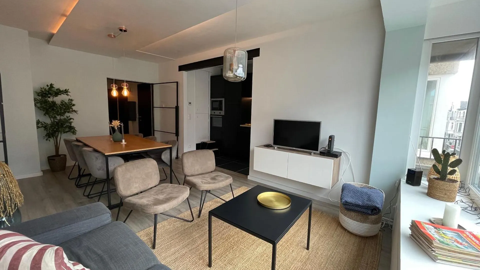 Cosy & Bright Apartment In Belle Epoque-Area Ostend